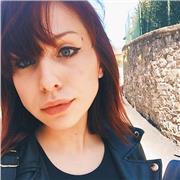 Studentessa universitaria di Filosofia con diploma di liceo classico impartisce lezioni private di lingua inglese e materie umanistiche